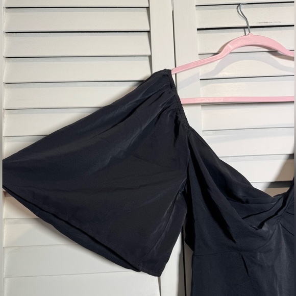 Abercrombie & Fitch Women’s Angel Sleeve Black Mini Skort w Open Back Size S - Picture 4 of 8